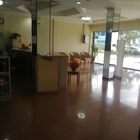 Hotel Mayang Sari 2 Jambi Exterior photo